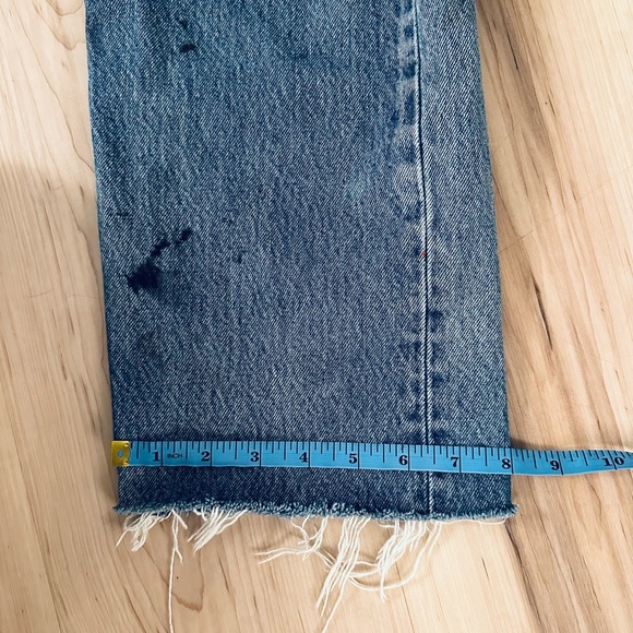 Levi’s VINTAGE 501 Jeans | Medium Wash, Destroyed - Picture 9 of 9